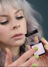 Load image into Gallery viewer, AOA Dewy Duo-Chrome Highlighter - Dream