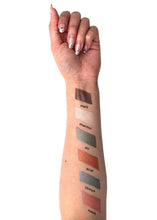 Load image into Gallery viewer, a2o Glow Liquid Eyeshadow - Wash